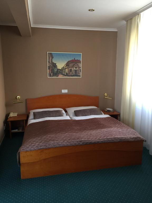 Hotel Dukla Prešov Стая снимка
